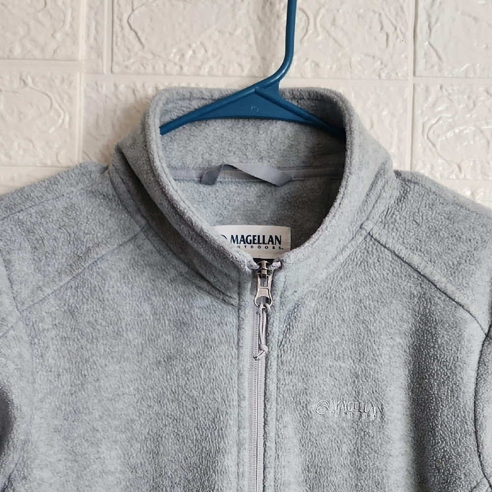 Magellan Outdoors Women's Gray Fleece Jacket - Picture 4 of 7